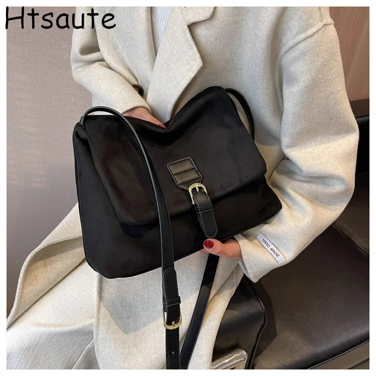 

Summer Women Large Capacity Underarm Shoulder Bags Crossbody Bag Women's Fashion Backpack Comes with a Small Doll as a Gift
