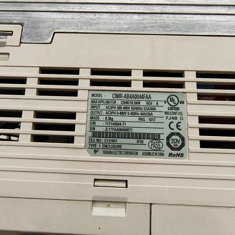 

Yaskawa Omvormer CIMR-AB4A0044FAA Frequentie Omvormer