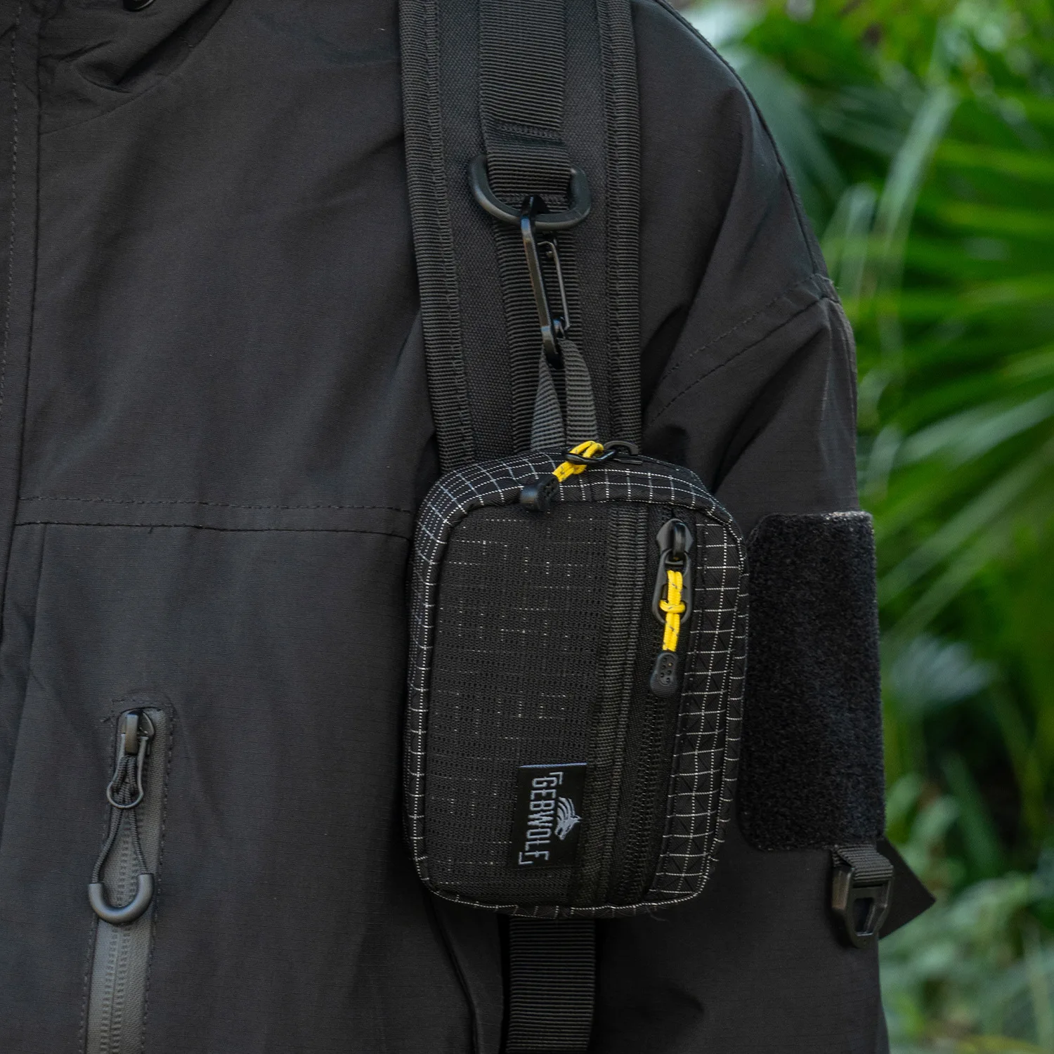 Outdoor Camping Tactical Hanging Pouch with Zippered Pockets and D Ring Clip, Compact Utility Organizer Bag for Hiking Travel