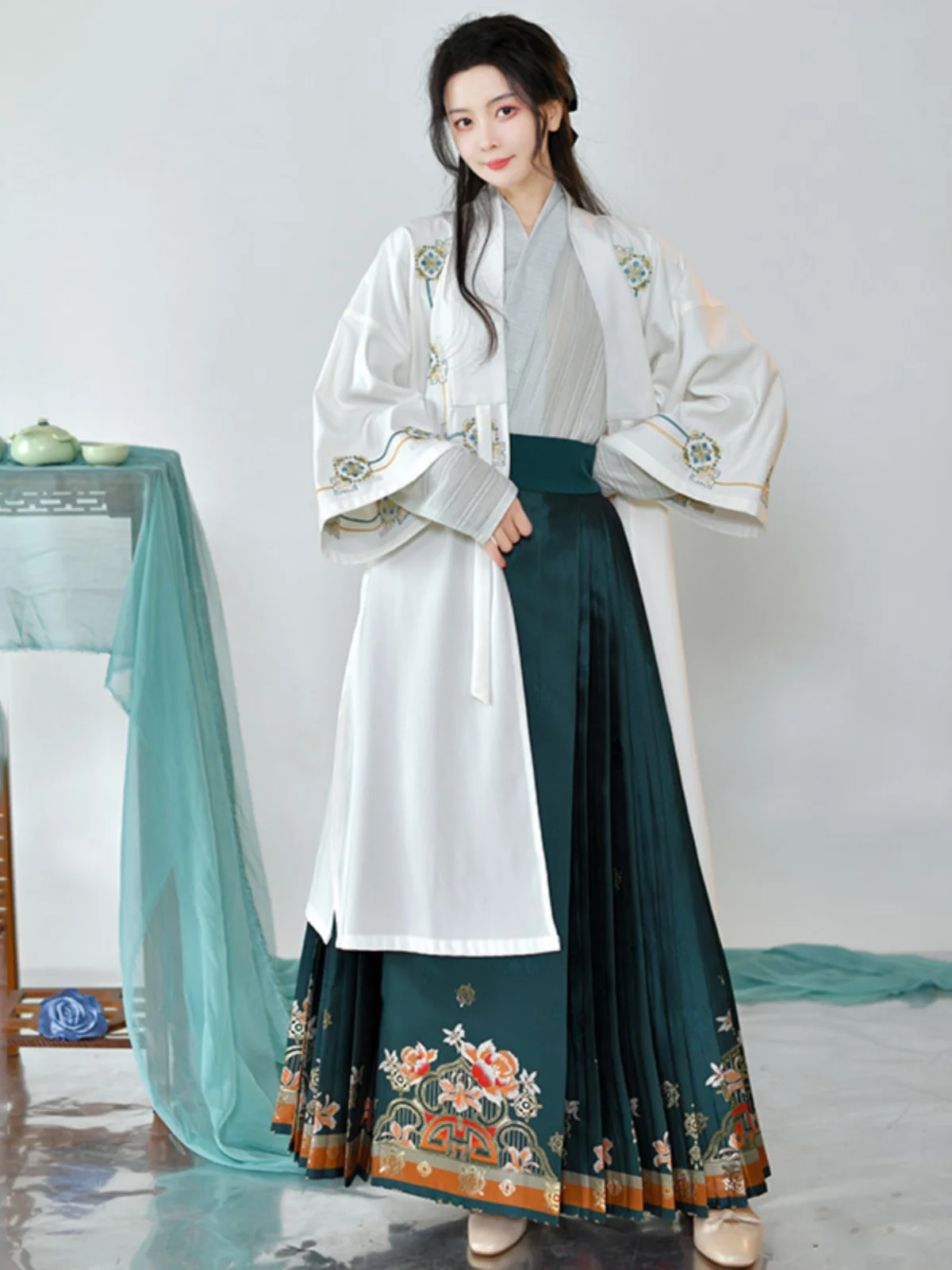 

Original Hanfu Spring Summer Ming Dynas Long Bao irt Skirt by Rumei Ni Chang in 2023 Polyester Fiber
