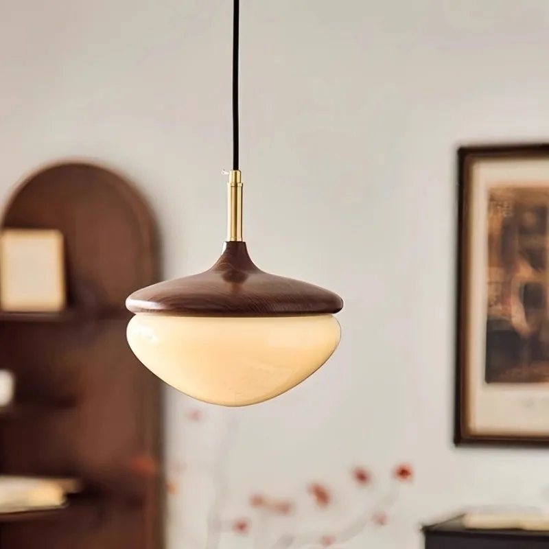 منتصف القديمة الزجاج البندق شكل قلادة أضواء الإبداعية رفع كريم نمط غرفة نوم السرير مطعم مقهى شنقا خط مصباح