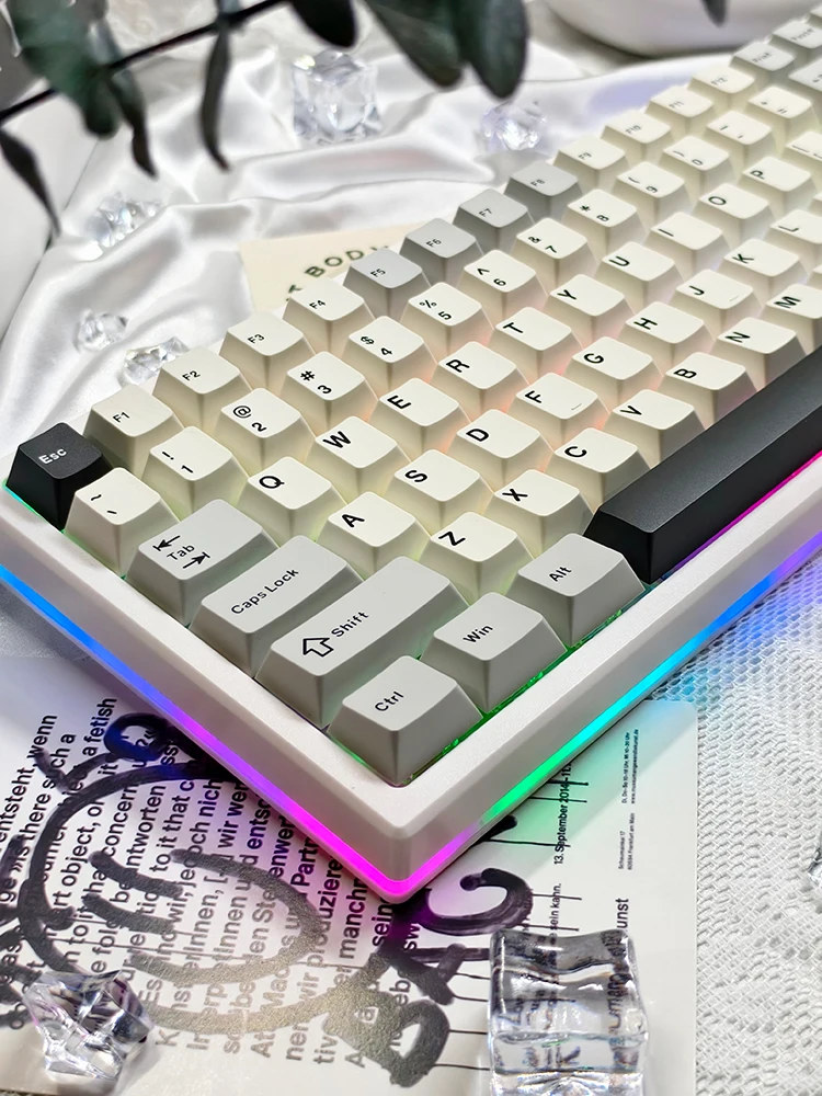 Teclado RGB Hotswap Keycool Y84, Bluetooth 2.4g, Switch Linear Gaming, 38g Soft, 3 Modos, Keycool