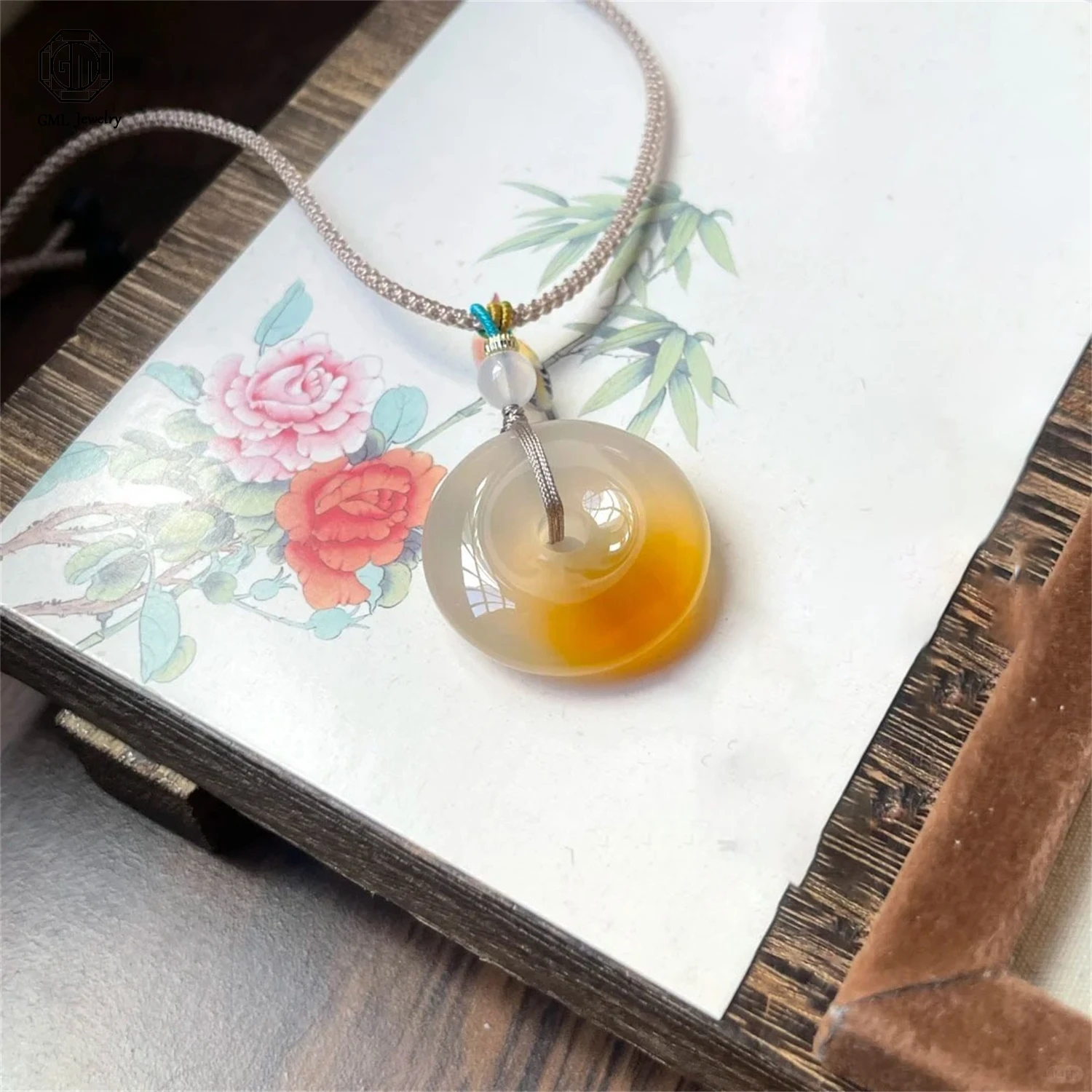 Natural Agate Chalcedony Pendant Safety Buckle Leaf Guan Yin Budda Lucky Bean Shape Carved Multi Color Fashion Necklace Jewelry