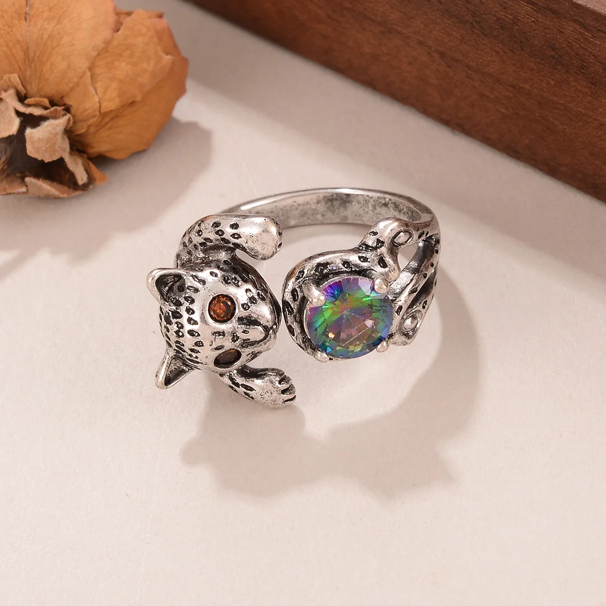 

Vintage Leopard Ring with Mystic Topaz - Adjustable Animal Design Ring for Women, Punk & Bohemian Jewelry