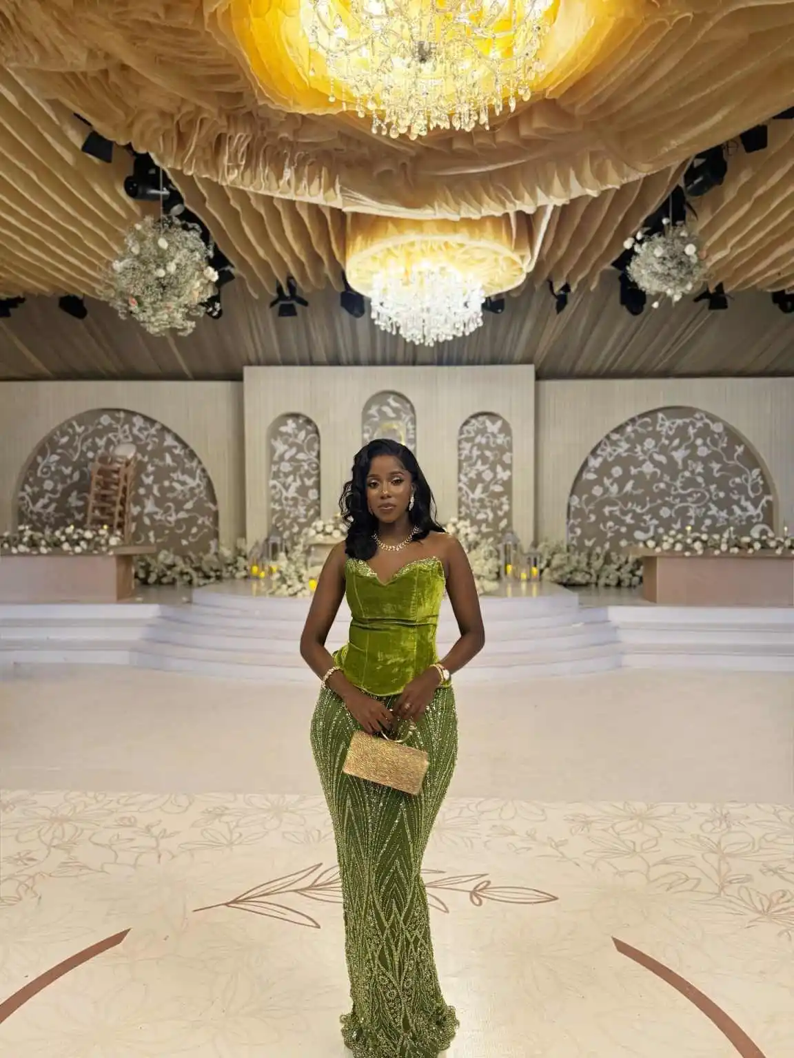 Charming Velvet Sequins Prom Gowns Strapless Floor Length Mermaid Evening Dresses Beadeds Celebrity Party Customized