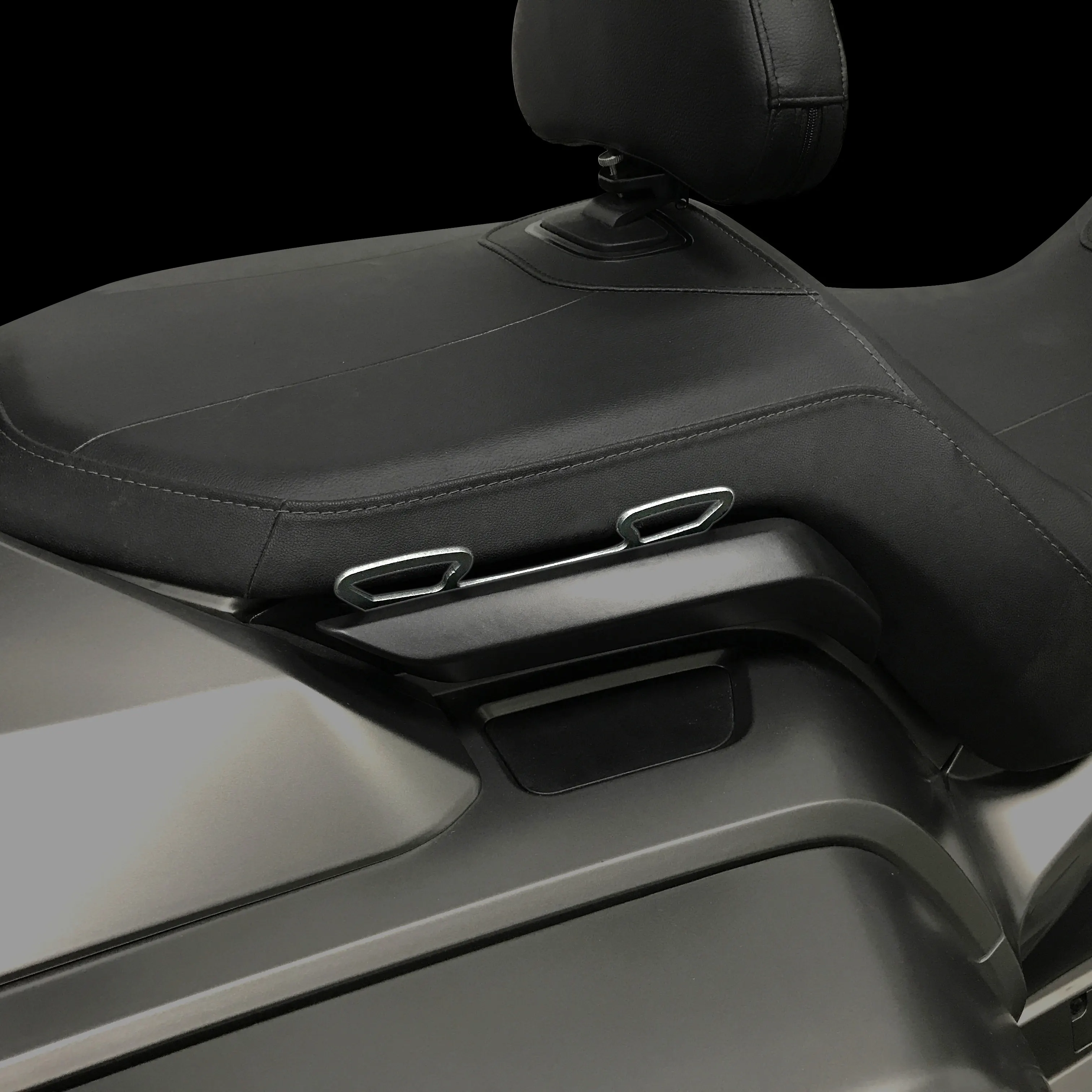 Suporte de cintas para capacete de pânico, suporte de amarração, alça traseira do passageiro para Honda Gold Wing GL1800, GL1800B, F6B, 2018-2020