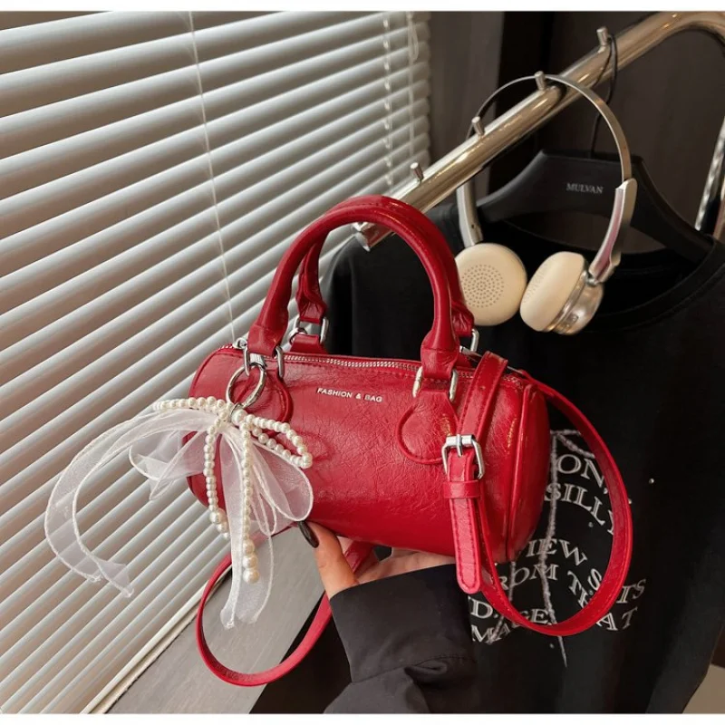 

Elegant Top Handle Tote Bag For Women In Durable Leather With Spacious Compartment For Shopping