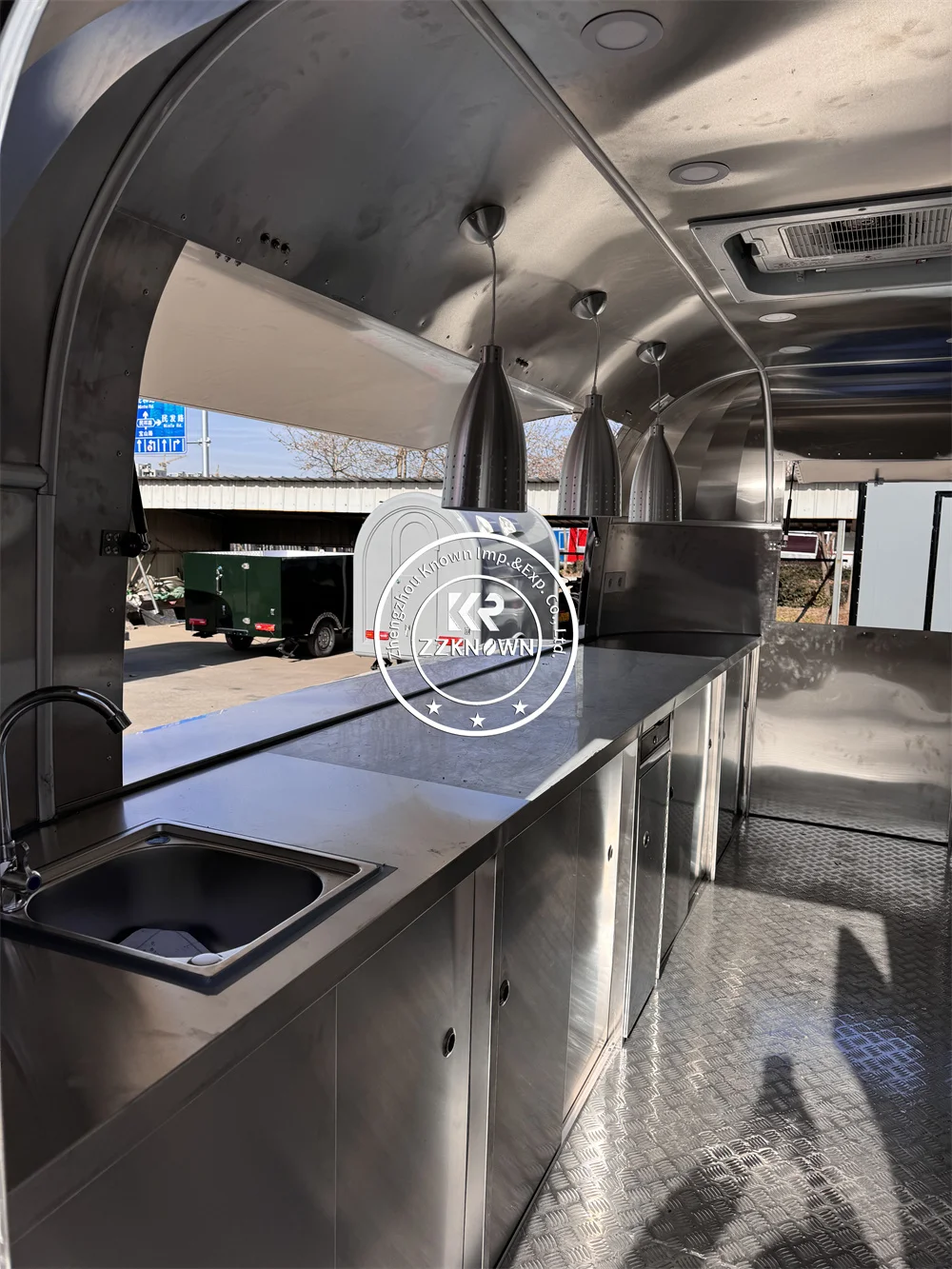 Street Food Trailer รถเข็นสุนัขร้อนสแตนเลส Airstream Fast Food Truck ห้องครัวมือถืออุปกรณ์ครบครัน Ice Cream Kiosk