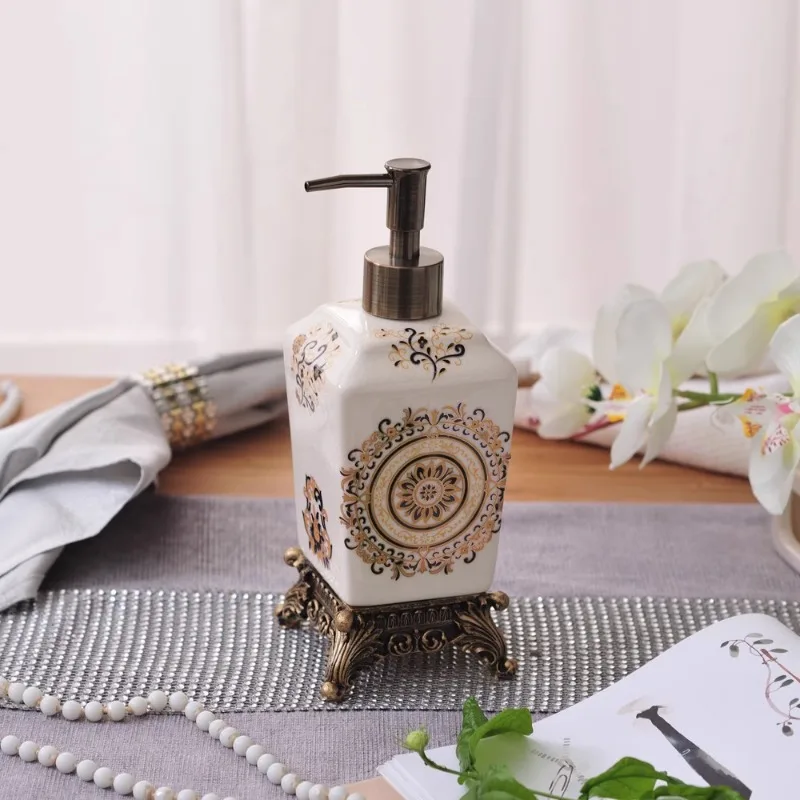 Creative European ceramic hand sanitizer bottle, Chinese hotel lotion bottle, shampoo, shower gel, bathroom sub-bottle