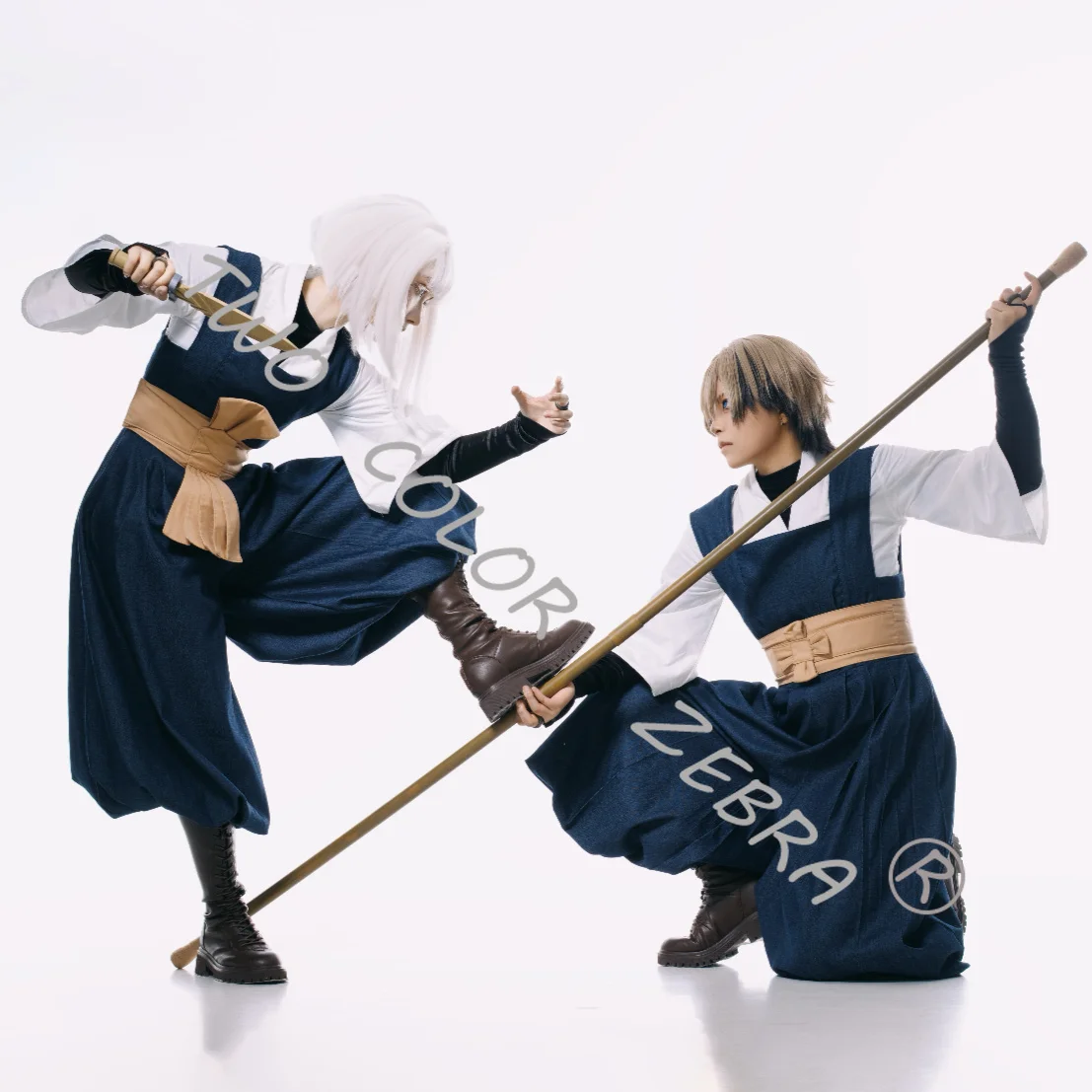 

Zanka Hyo Training Cosplay Costume Anime Gachiakuta Cos Set Blue Vest White Undershirt and Beige Waist Sash Set Wig Roleplay
