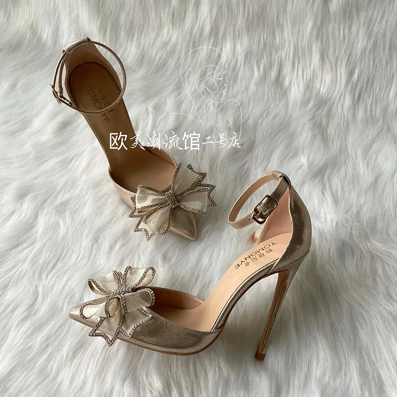 Brand Designer 2023 Light Gold Crystal Butterfly Knot Open In The Middle Women Lady Ankle Strap Evening Dress Shoes Spring Pump