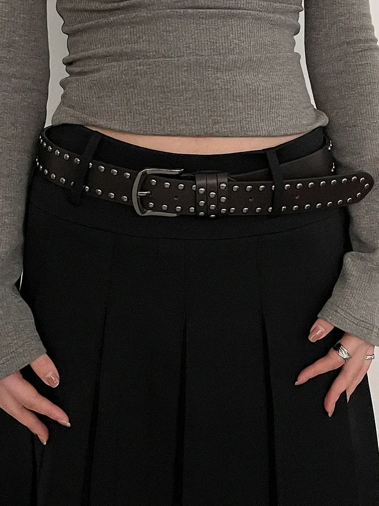 2025 Neuer Gürtel für Damen, Jeans zum Binden, Damengürtel, modische Persönlichkeit, Nietengürtel, schwarze Senior-Mode