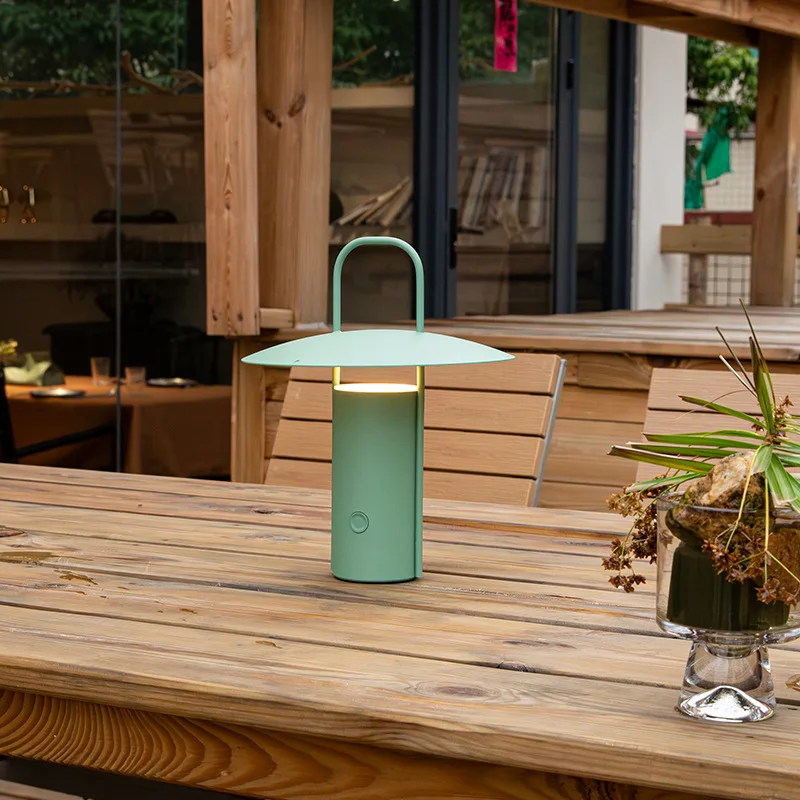 Luz de noche LED minimalista moderna para restaurante, luz de camping al aire libre, luz de noche portátil de carga de alta gama de lujo