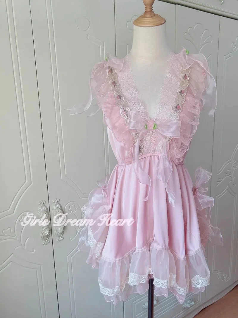 Ręcznie Robione Sukienki Retro w Stylu Dworskim z Haftem, Koronką, Siateczką i Kokardą, Letnie Słodkie Dziewczęce Sukienki na Ramiączkach z Satyny z Dekoltem w Serek i Wysokim Stanem