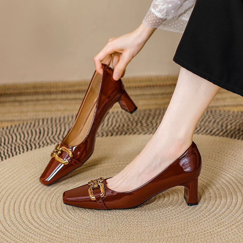 Short Heel Metal Buckle Mule Shoes Square Headed Shallow Elegant Women Shoes Patent Leather High Heels Loaf Designer Shoes Pumps