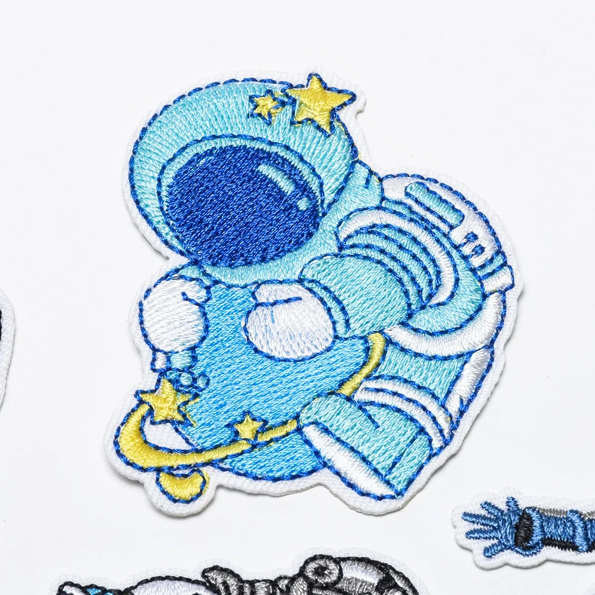New Fashion Exquisite Embroidery Cartoon Cloth Stickers DIY All-match Manual Patching Clothes Down Patch Hole Adhesive Patch