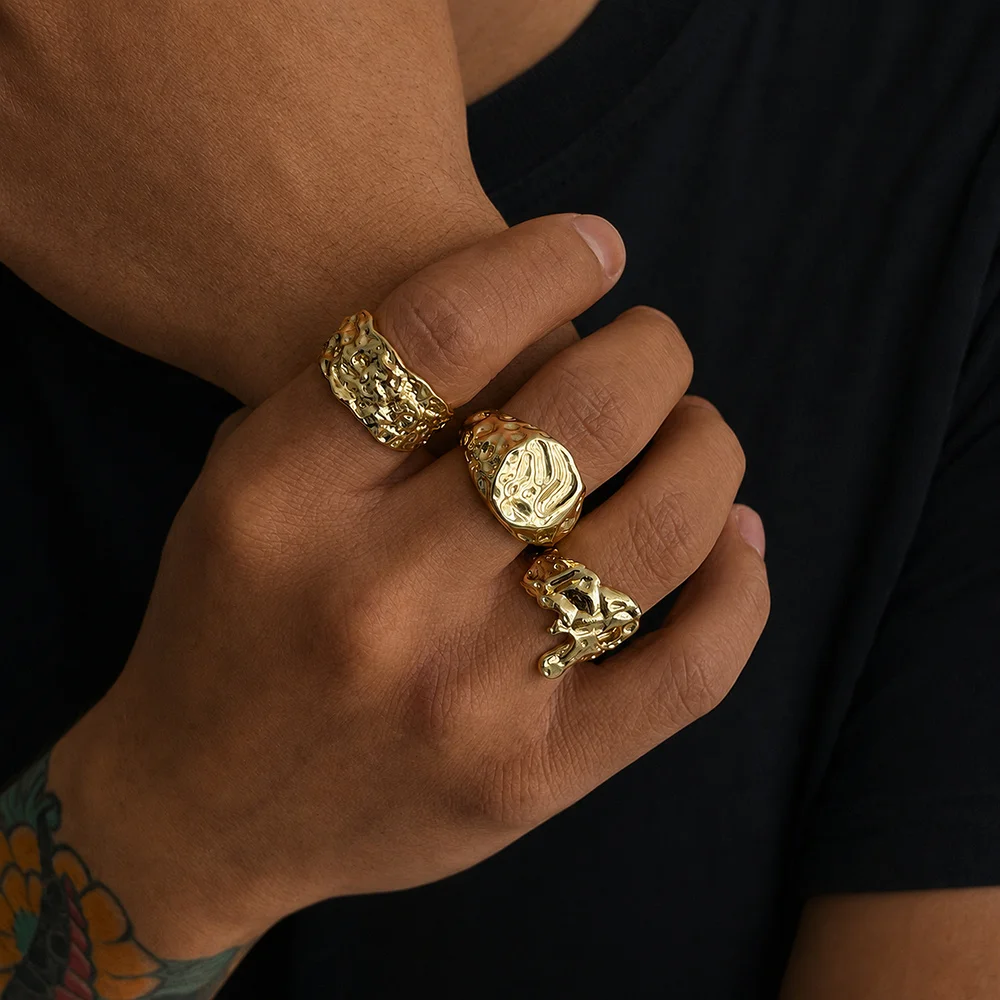 Organisches Ringset mit geschmolzener Textur für Herren, goldfarben, skulpturierter Siegelring, offener Ring, unregelmäßiger Statement-Schmuck – Detail 2