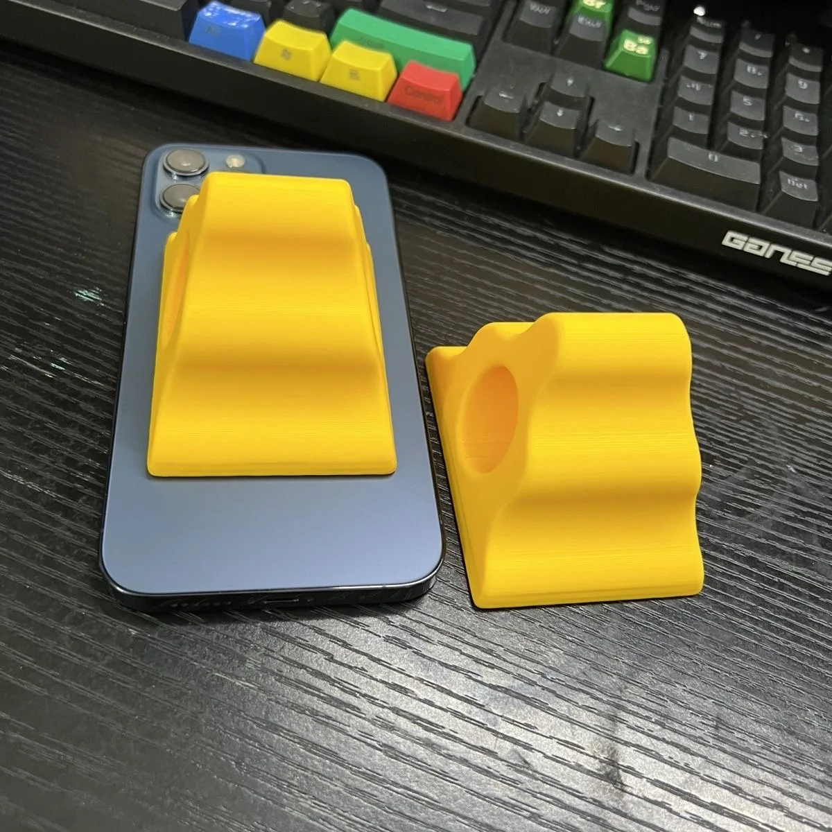 Obrázek 4: Magnetický úchop & stánek pro iPhone kompatibilní s MagSafe plocha telefon držák pro Samsung escritorio accesorios pro google