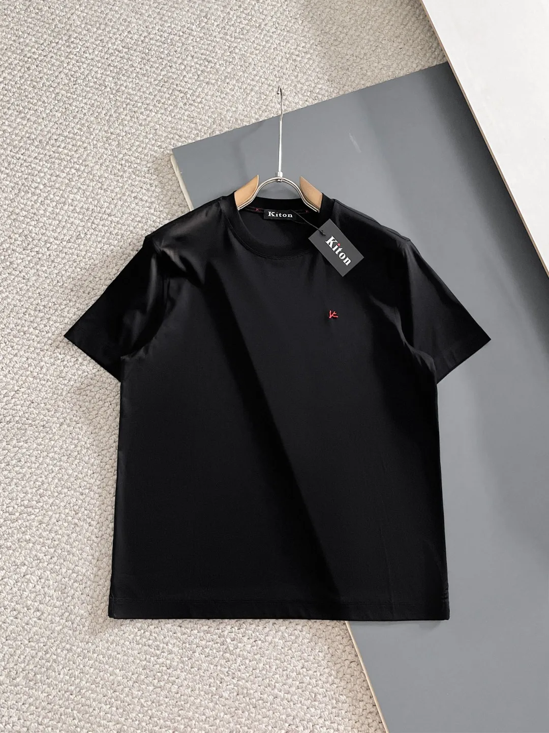 Kiton Resin Design Men's Crew Neck Short Sleeve T-Shirt