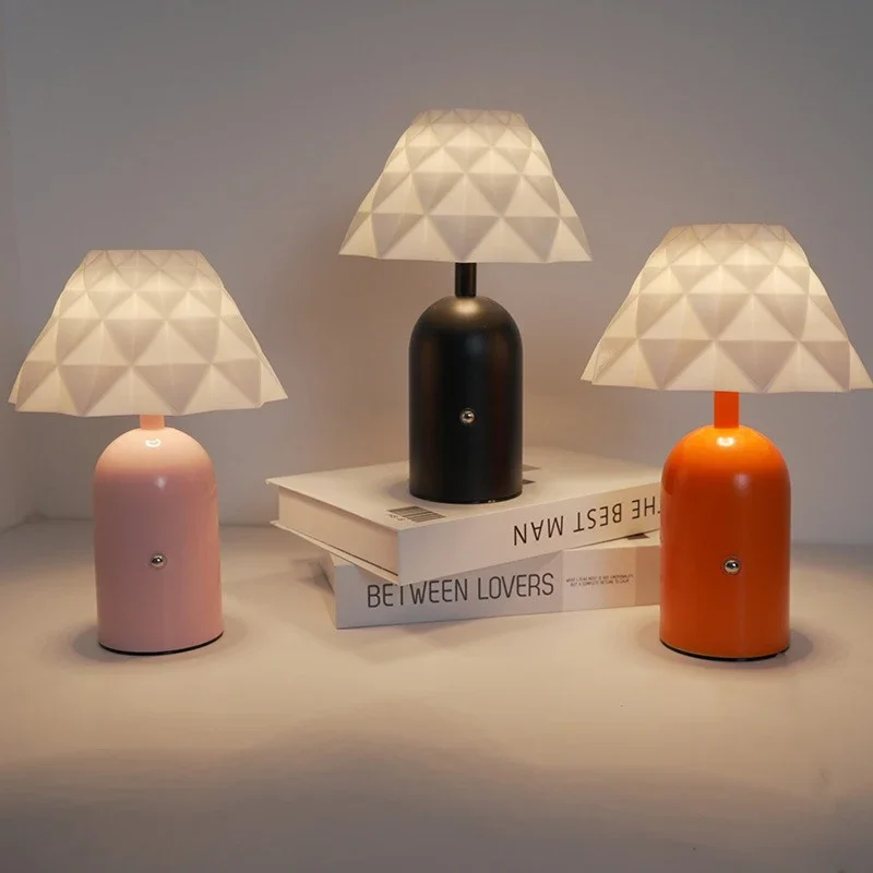 

Mushroom Table Lamp LED 3-color Dimming Desk Lamp Desktop Decoration Atmosphere Lamp for Restaurant Bedroom Bedside Night Light