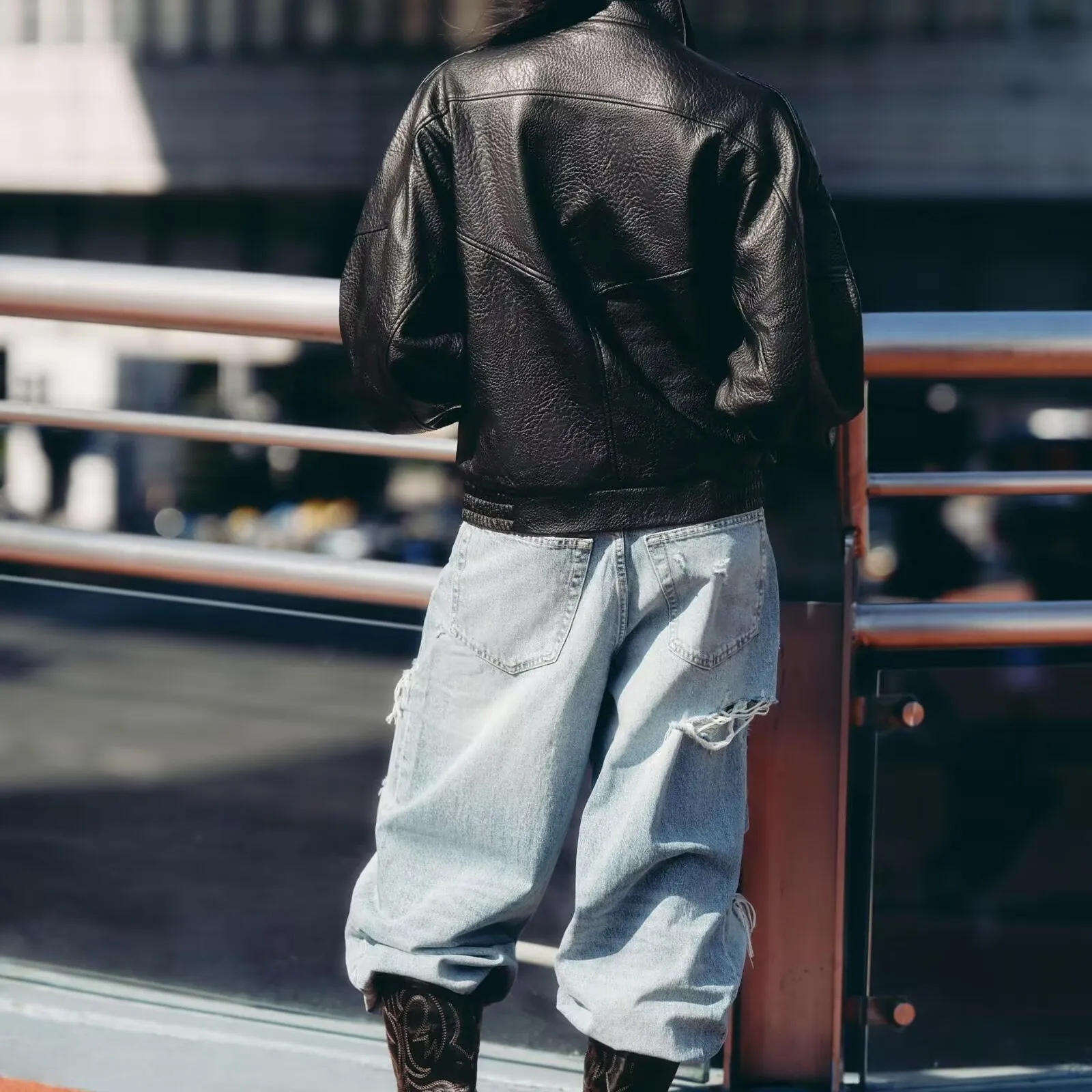 เสื้อโค้ทผู้หญิงทรงหลวม ผ้าหนังเทียม แขนยาว คอตั้ง ทรงตรง ความยาวปกติ ติดซิป รุ่นใหม่ ฤดูใบไม้ร่วง 2025