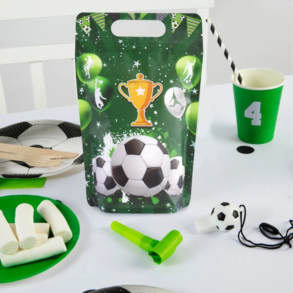 10/20 Stück Standbeutel mit Fußball-Motiv, Fußball-Keksbeutel, Partytüten für Fans, Dekoration für den 1. Geburtstag, Sportzubehör – Detail 10
