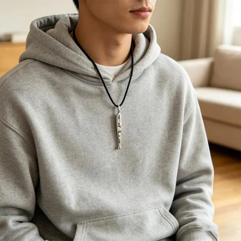  Artistic Hammered Silver Fish Pendant Necklace Clavicle Chain For Daily Wear