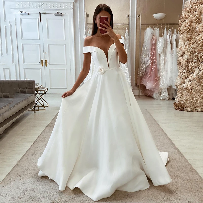 

Eightree White A-Line Wedding Dresses Women Off The Shoulder Floor Length Bridal Dress Boho Beach Wedding Prom Gowns Plus Size