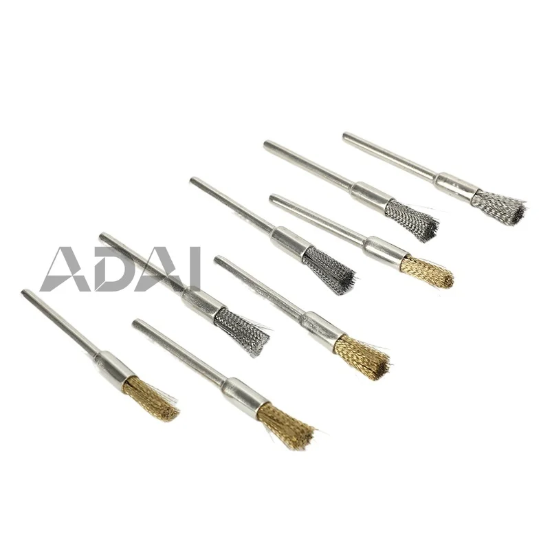 

Набор из 24 предметов, включая стальной проволочный круг с ручкой, плоский медный проволочный круг и инструменты для удаления ржавчины, шлифовки и очистки металла.