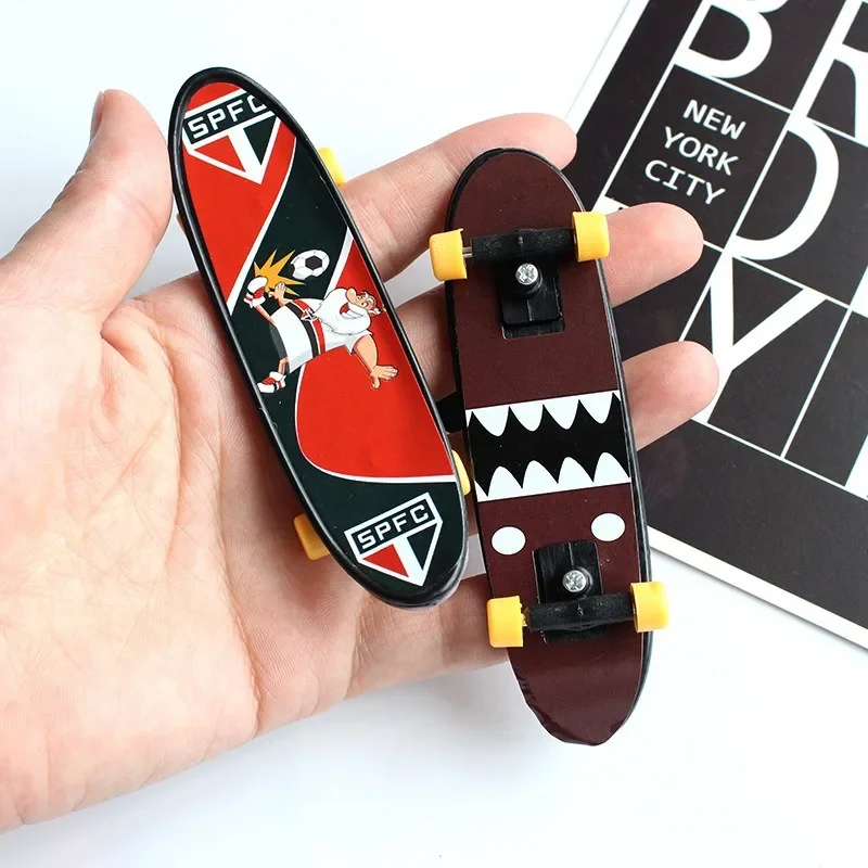 Mini Plastic Finger Skateboard Game Toys for Kids Birthday Baby Shower Party Favors Christmas Gift Pinata Fillers Guest Gifts