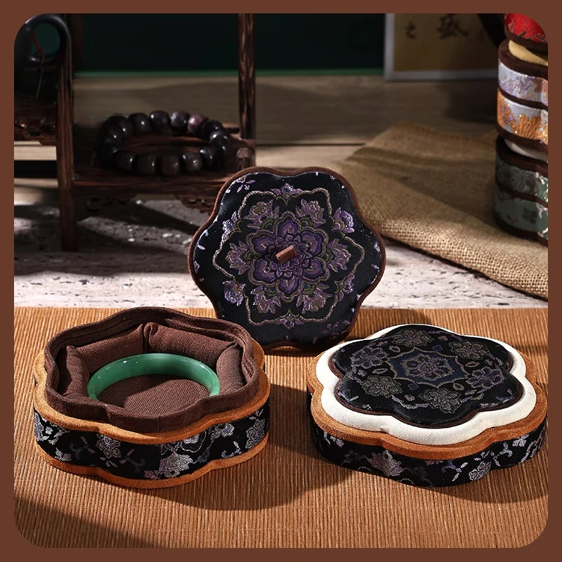 Vintage jade bracelet gift box, palace style jade pendant collection box, high-end exquisite gold bracelet packaging box