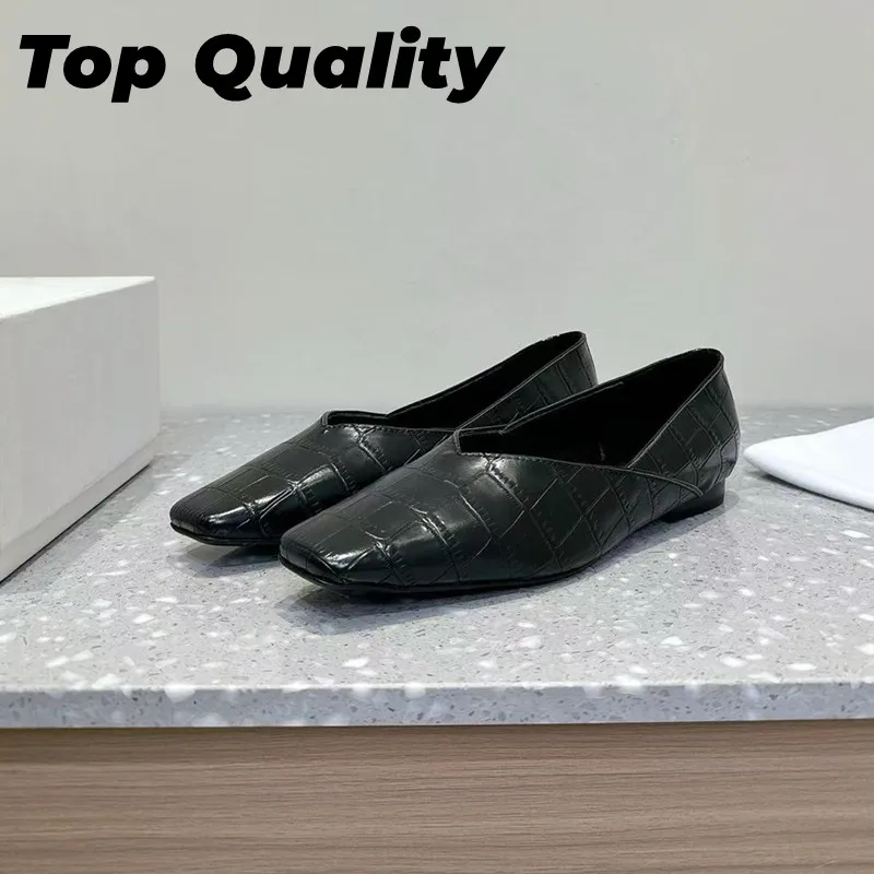 Women's one-piece loafers round toe formal shoes leather patterned decorative square toe casual single shoes solid color