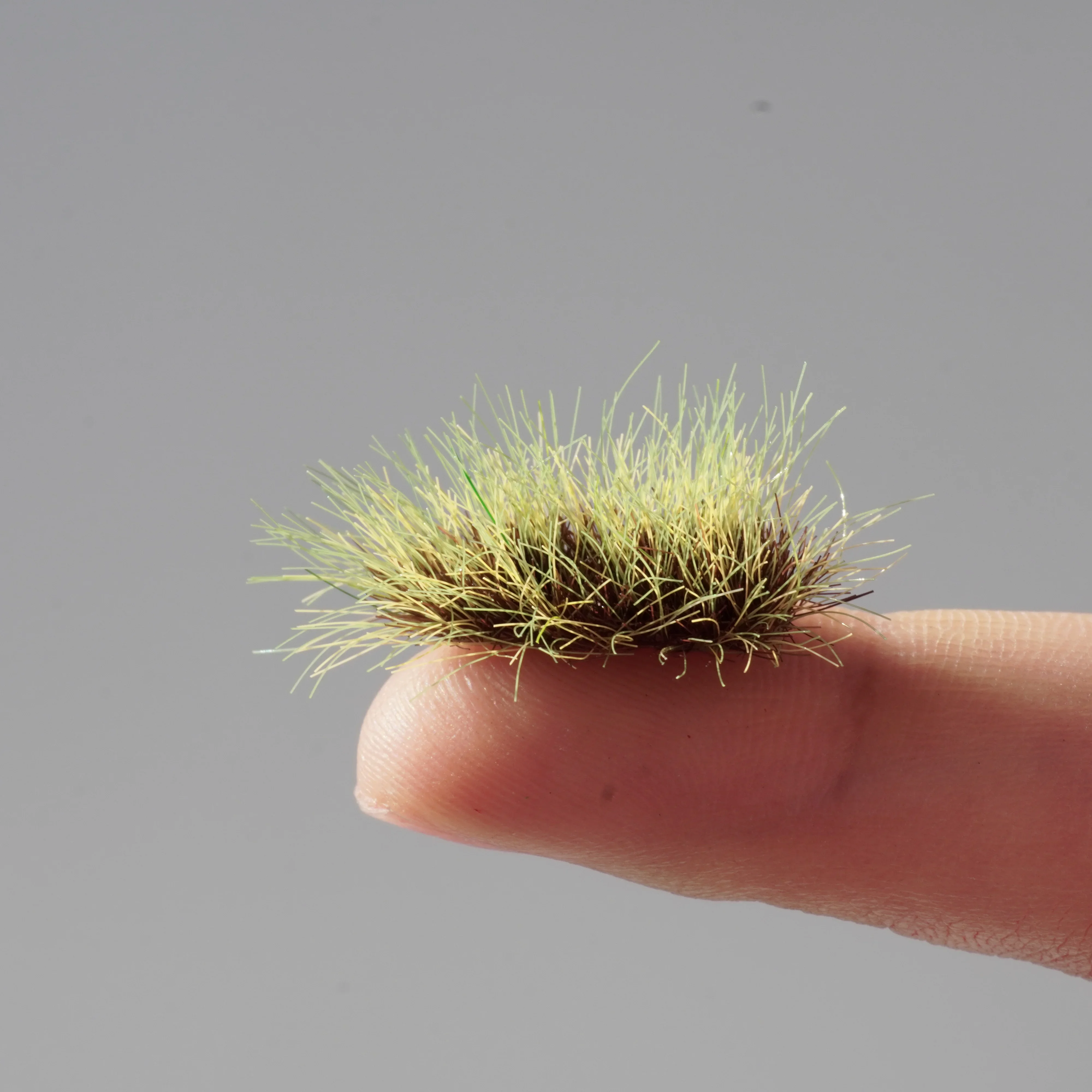 Turf de hierba en miniatura de 0,39 pulgadas, plantas irregulares para diseño de tren ferroviario HO N/fabricación de modelos DIY/militar/Diorama 39 Uds.