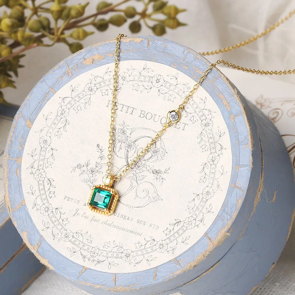 Y2K New S925 Pure Silver Lady Exquisite Emerald Synthetic Gemstone Fashion Necklace for Girls and Ladies Pendant Holiday Jewelry