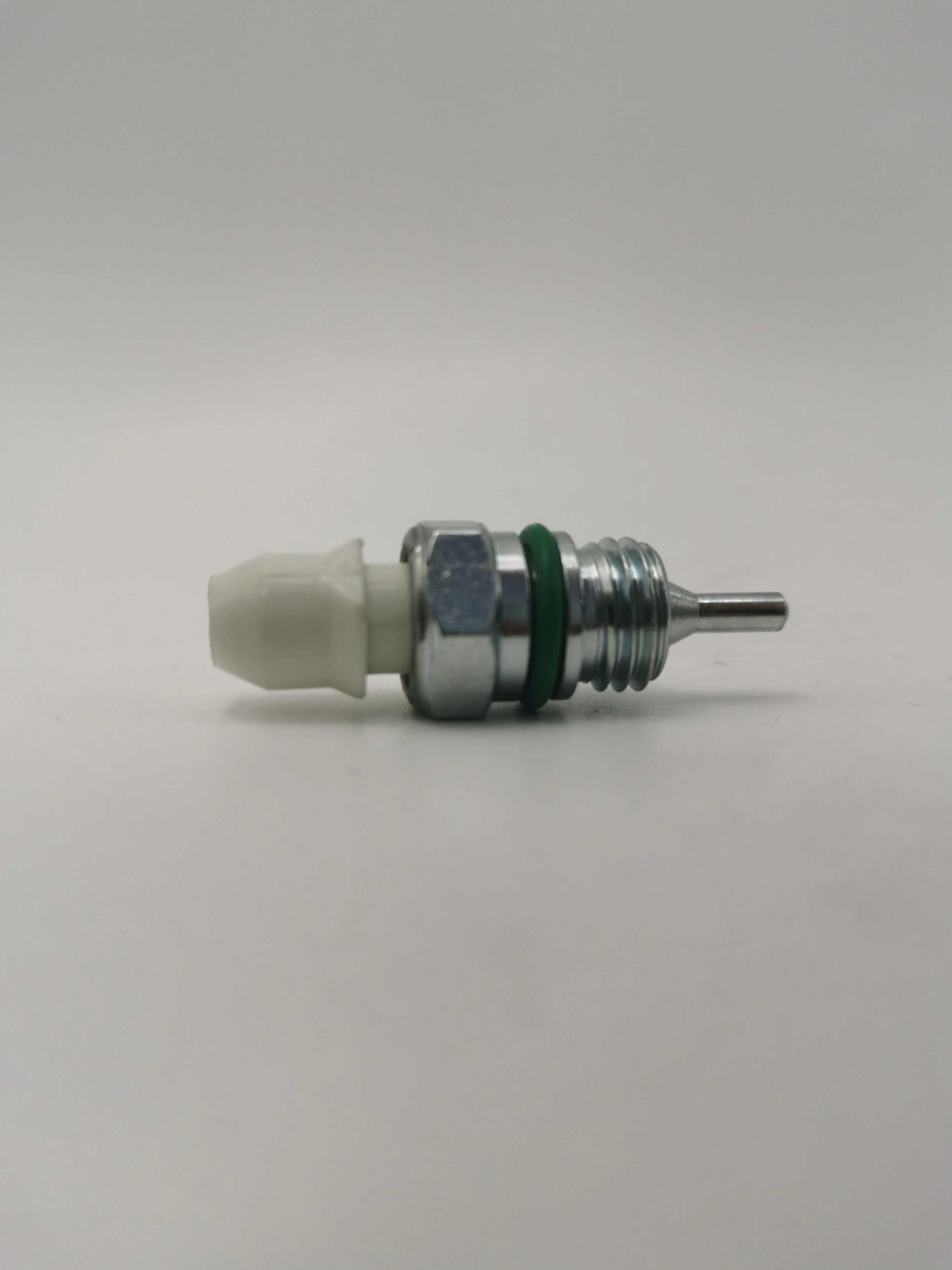 

Refrigerant Thermistor - Navistar 3622764C2, Truck Air 11-0834, MEI 1400