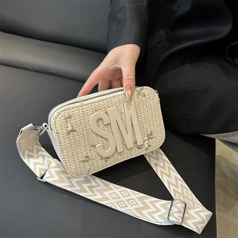 

Trendy 2025 Retro Messenger Bag - Chunky Strap Woven Purse, Artistic Camera-Inspired Design, Versatile Everyday Shoulder Bag