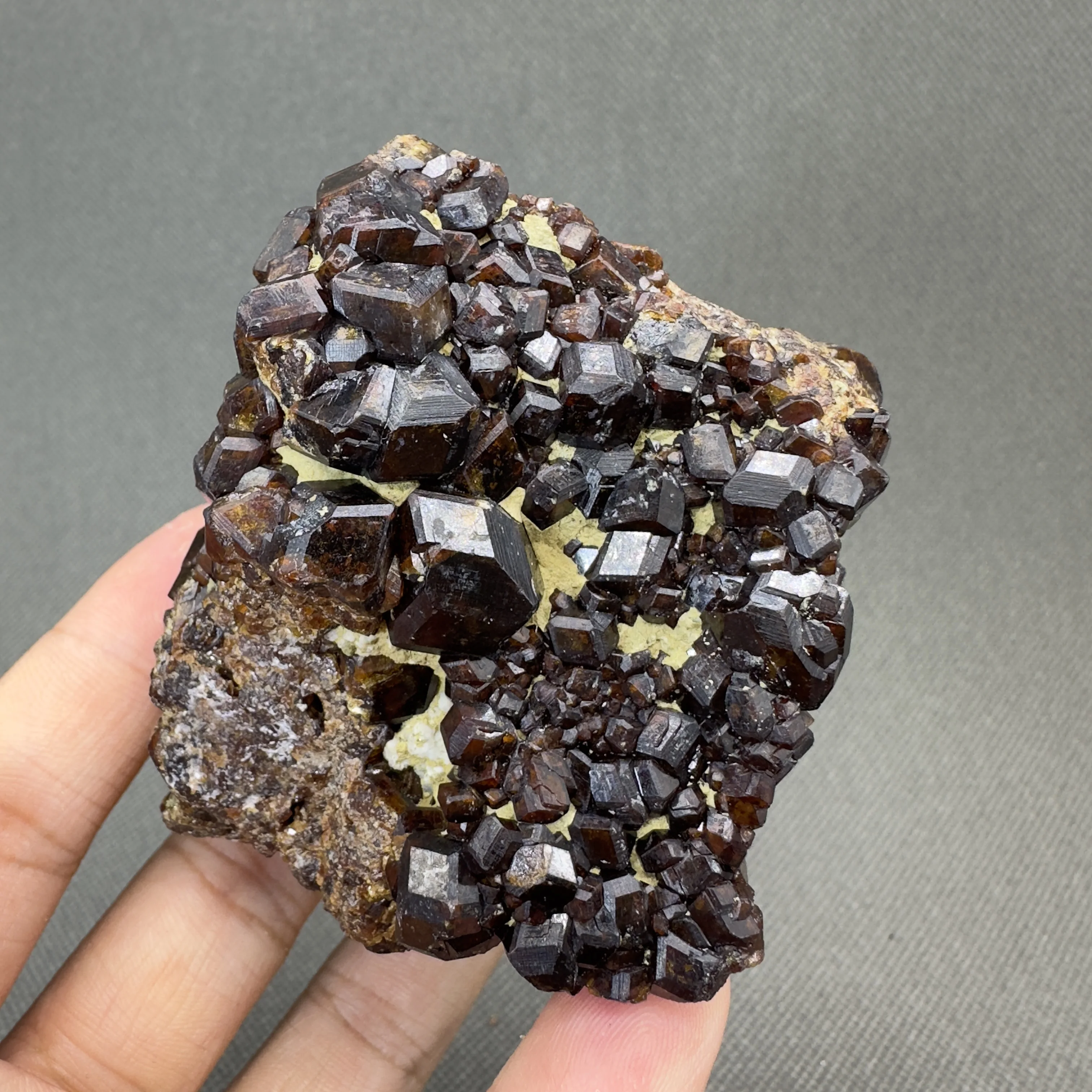 

527 g Natural Inner Mongolia garnet mineral specimen + healing quartz crystals and stones rock gemstone