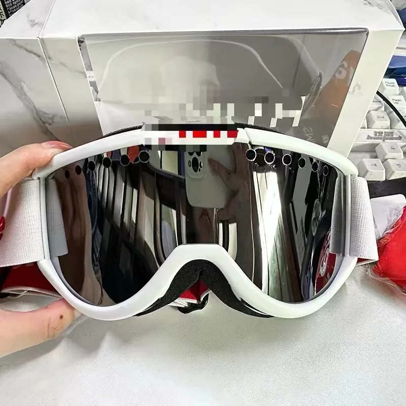 Lunettes de ski ultra-légères pour hommes et femmes, casque anti-buée, lentille haute définition, mode, matériau TR90