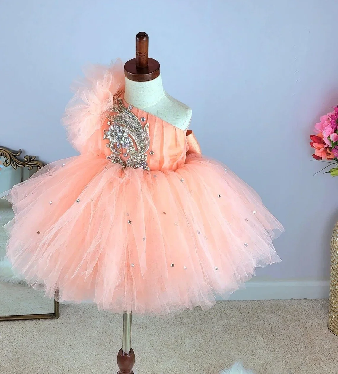 

Flower Girl Dress Customized One Shoulder Sequined Shiny Tulle Knee Length Dress For Wedding Birthday Party First Communion Gown