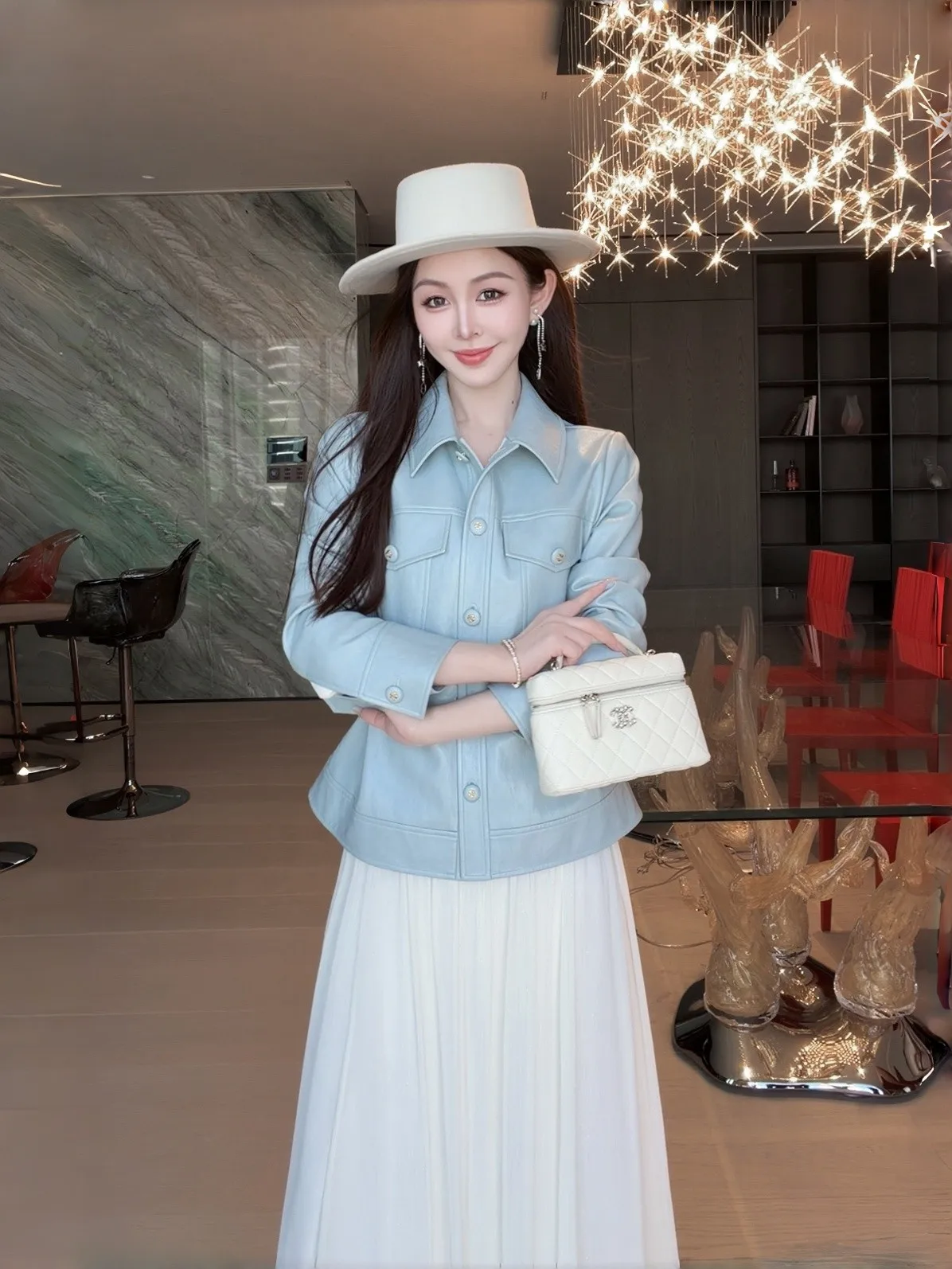 エレ クラシック ブルー レザー ジャケット レディース シルエット ウエストマーク メタルブルー 春 2026 新作 ファッション ショートコート