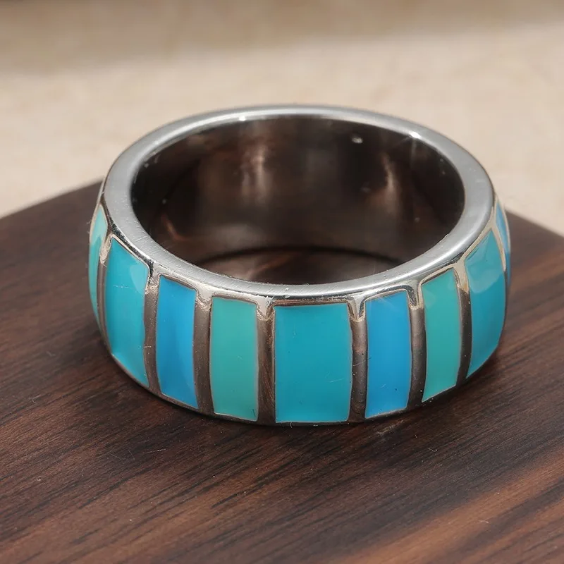 Vintage-Ring aus silberfarbenem Metall mit handgeschnitzter Emaille für Damen, geometrischer Schmuck für den täglichen Gebrauch und Partys – Detail 3