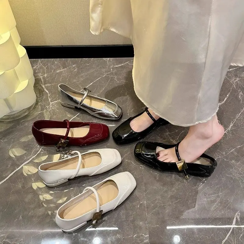 

Hot 2025 Summer New Lightweight Very Good Unisex Sandals Shoes Shoes Cross Outdoor Beach Sandals Lightweight Shoes