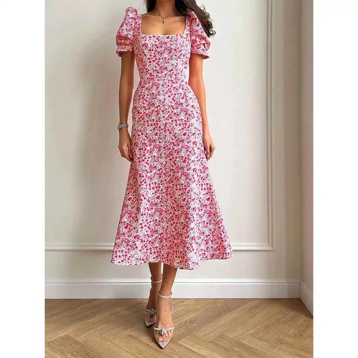 مربع طباعة الأزهار Ne ort Sve Dr Women's Dr Floral Square Ne ort Sved Dr Ladies' Dr