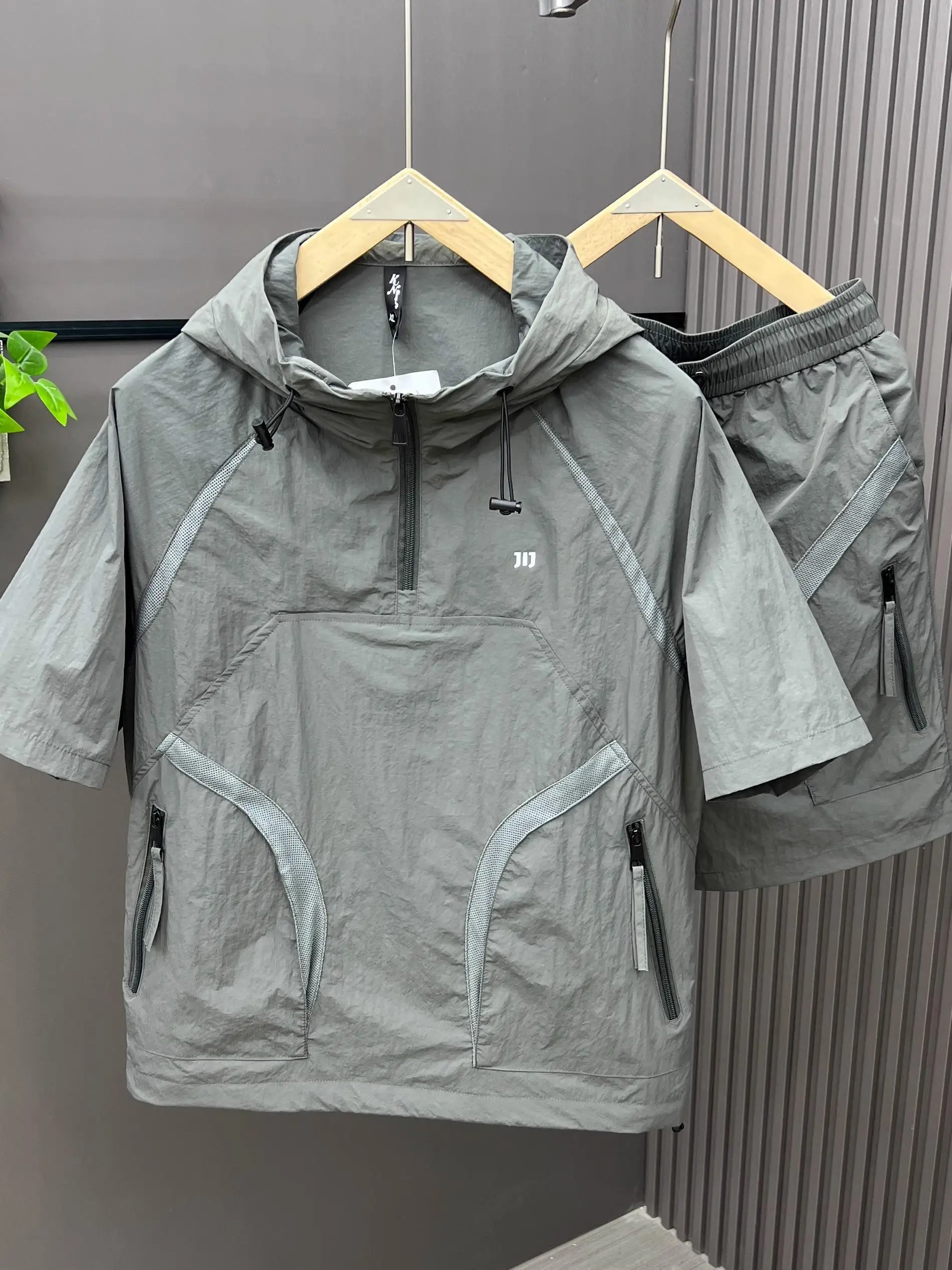 

Летний новый мужской комплект с капюшоном: свободная рабочая одежда, спортивный костюм-двойка из смесового полиэстера, молодежный размер