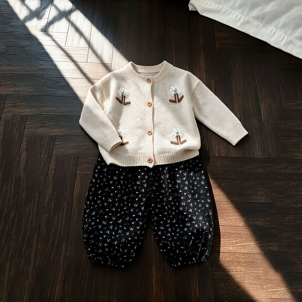 Girls Set Spring Autumn New Knitted Embroidered Flower Cardigan + Floral Lantern Pants 2-Piece Set Children's Clothing