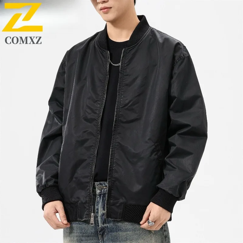 COMXZ أنيق Chaqueta البيسبول طوق الكورية نمط الحد الأدنى التخييم السفر سترة اسكواش وسيم في الهواء الطلق معطف ملابس رجالي