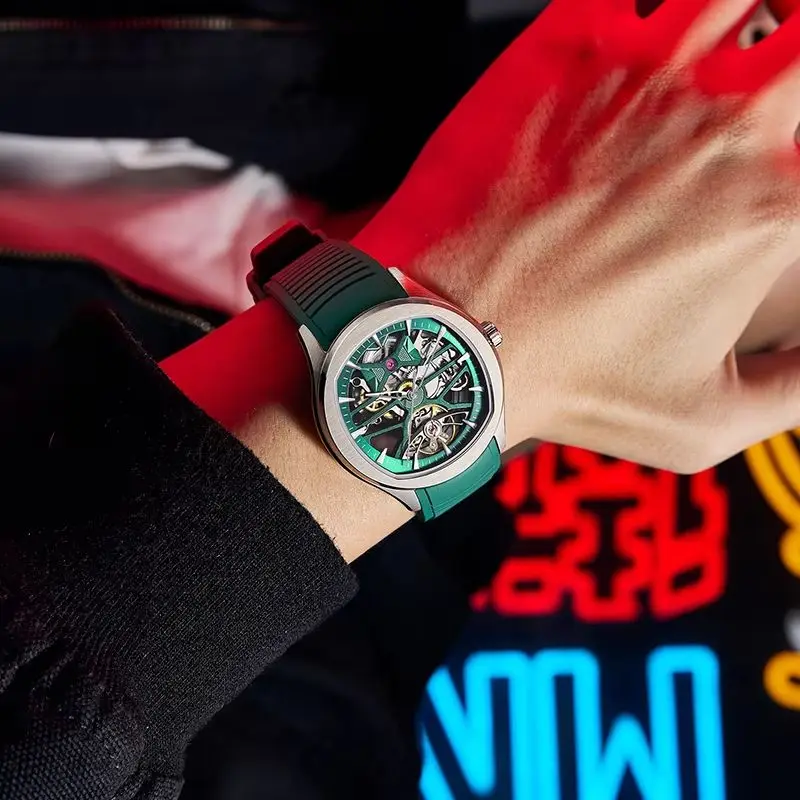 Luxuriöse Große Mechanische Uhr 2027 Wasserdicht Automatik Einfaches Skelett-Design Silikonarmband Outdoor-Uhren Erschwingliches Geschenk