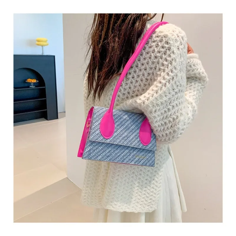 

New Autumn Temperament Fashion Design Shoulder Bag Slung Western Style Color Matching Simple Texture Small Crossbody Bag Girl
