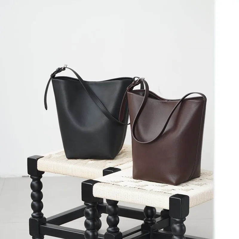 

Всередина снаружи, кожаная минималистичная сумка-мешок на плечо, подмышки, сумка-хобо, ленивый стиль «Старые деньги», повседневная универсальная женская сумка