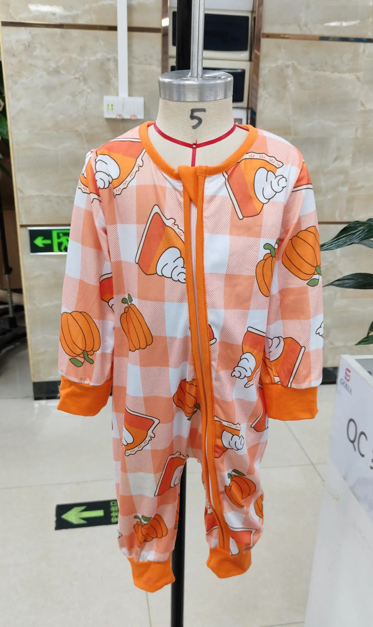 

Одежда для малышей, комбинезон на День Благодарения для девочек, комбинезон с длинными рукавами и круглым вырезом, турецкий комбинезон с принтом тыквы, одежда для новорожденных